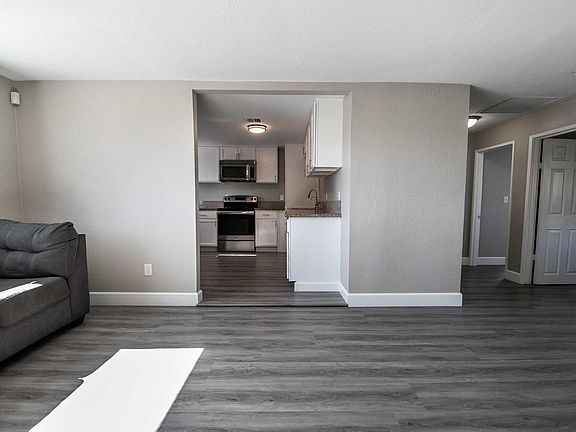 5th image of 706 Dike Ln #B