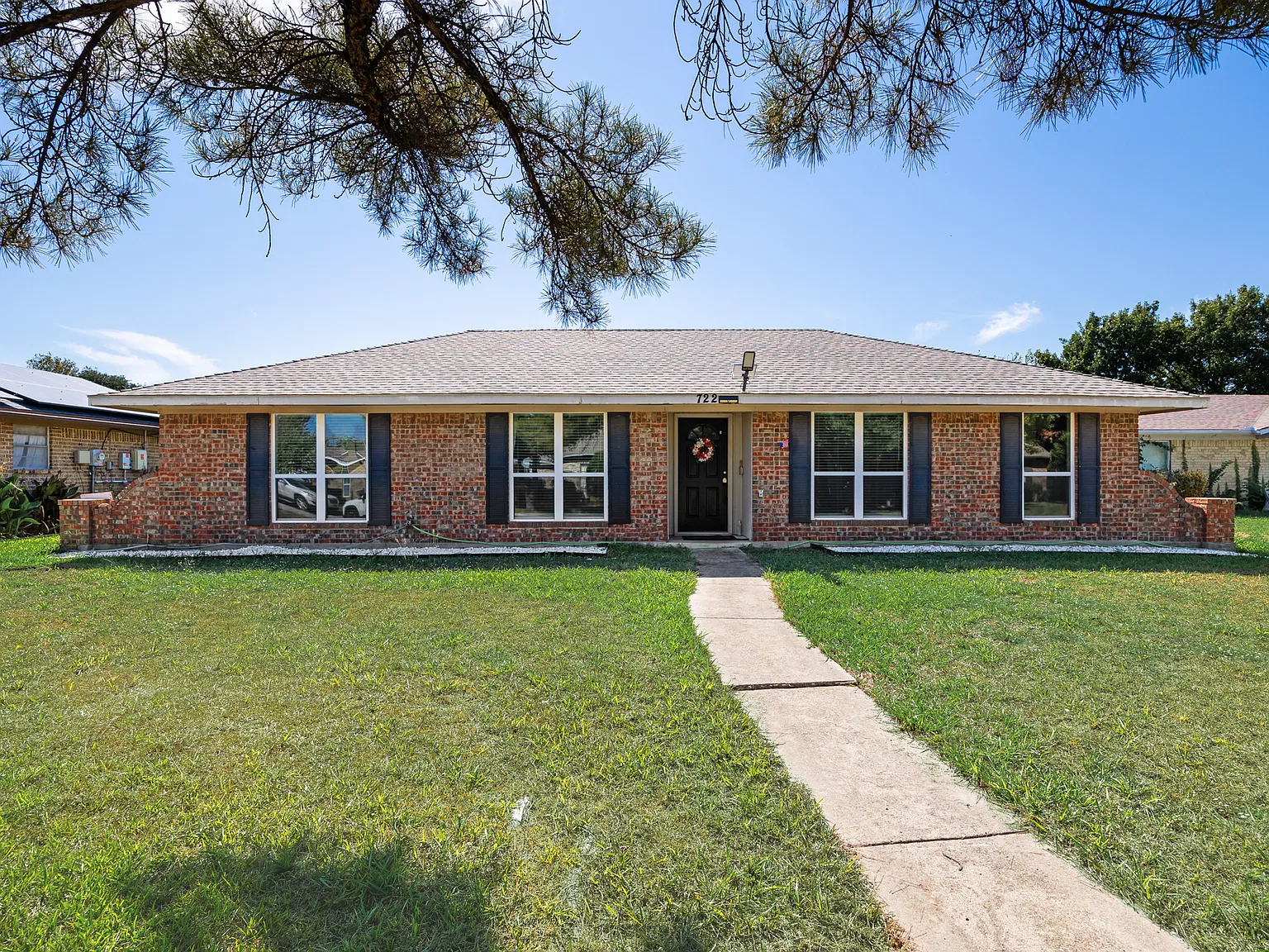 3 bed, 1960 sqft, $2,200 — Photo 2