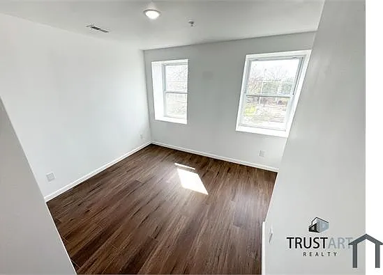 2317 N 15th St #4 — Photo 9