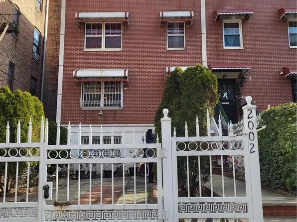 2002 Hughes Avenue, Bronx, NY 10457