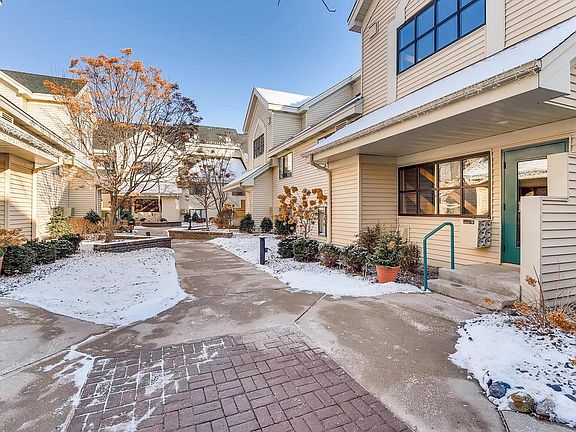 2nd image of 7605 Edinborough Way APT 6217