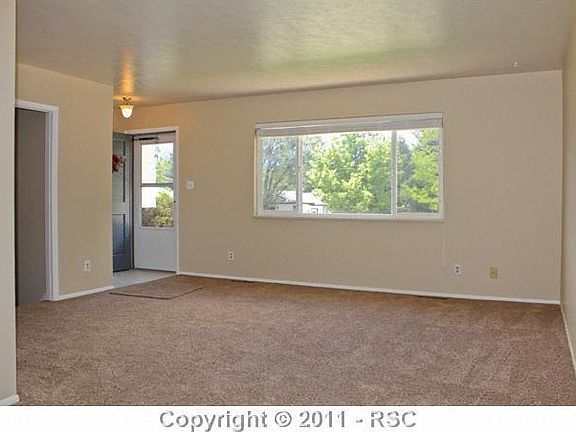4th image of 3849 Mariposa St