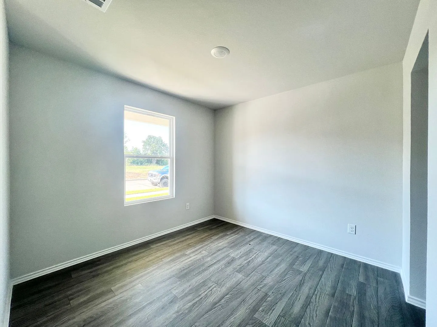 Stunning 5 Bedrooms 3 Bath Two Story Home — Photo 4