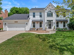 W63N1012 Holly Ln, Cedarburg, WI 53012