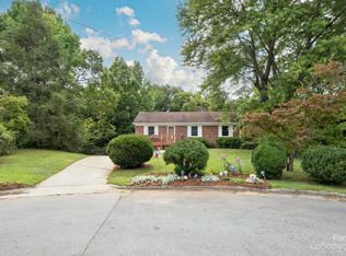31 Birchwood Ln, Asheville, NC 28805