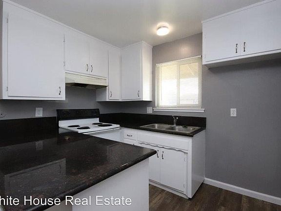 3rd image of 7733 Loucreta Dr