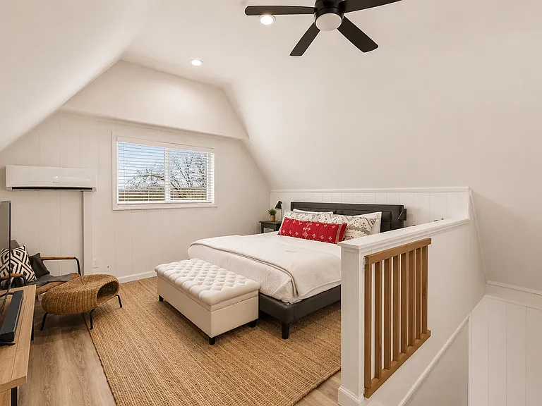 11904 White Oak Dr — Photo 5