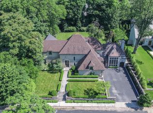 24 Sessions Dr, Columbus, OH 43209