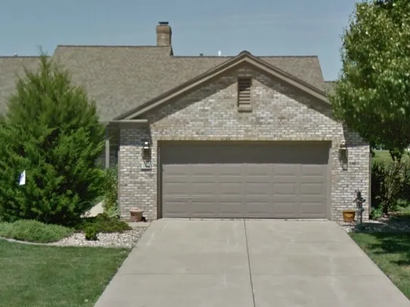 1901 Lakeside Dr, Champaign, IL 61821