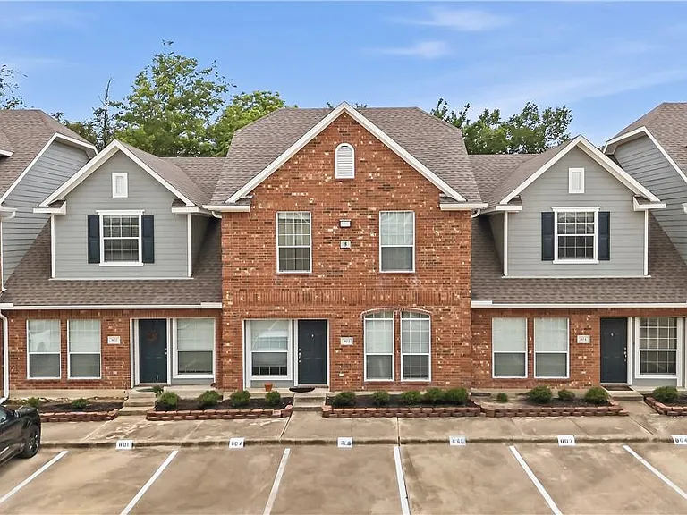 1001 Krenek Tap Rd #803 — Photo 1