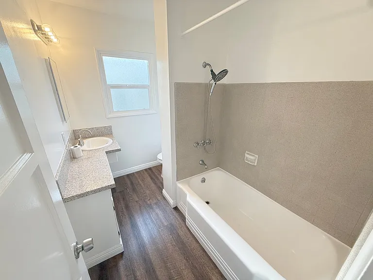 4123-4125 Ocean View Blvd — Photo 8