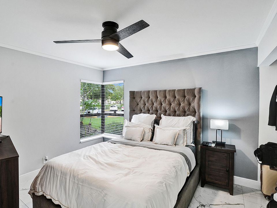 1st image of 4237 Carambola Circle S