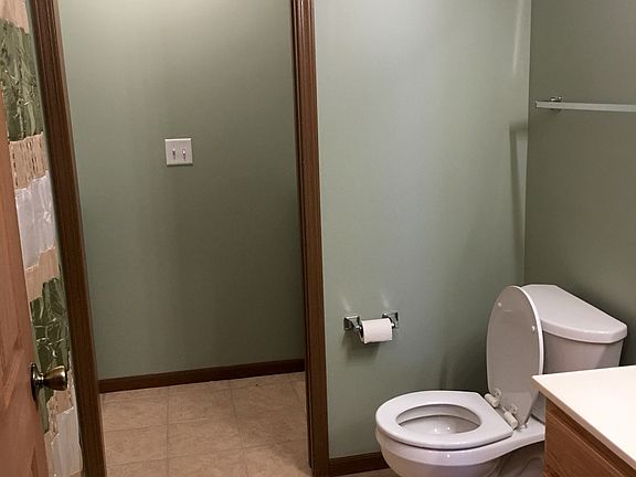 4th image of 671 Scott Dr