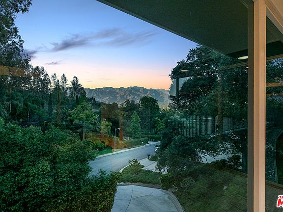 4th image of 1490 El Mirador Dr