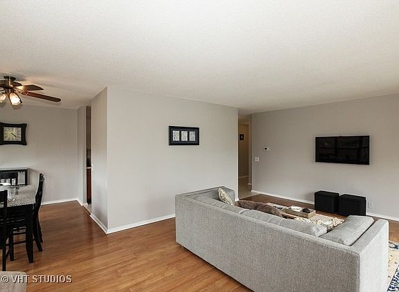 3rd image of 899 S Plymouth Ct APT 303
