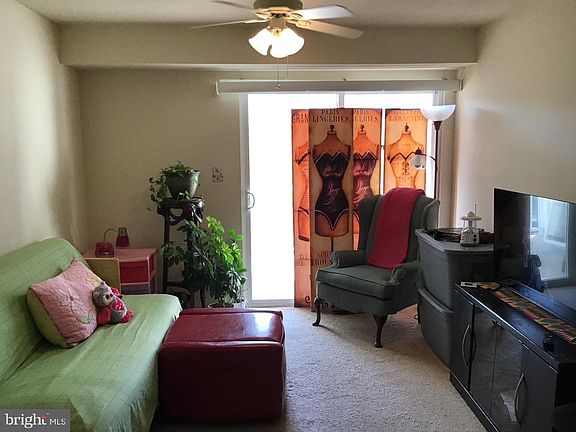 5th image of 943 Pine Forest Ln Unit 1909