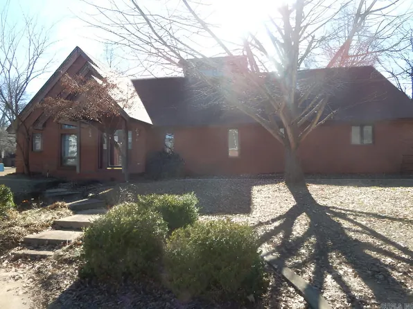 211 Belle Meade Pl, Kennett, MO 63857