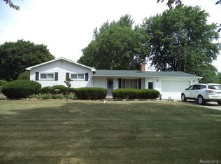 2119 Neeper St, Grand Blanc, MI 48439