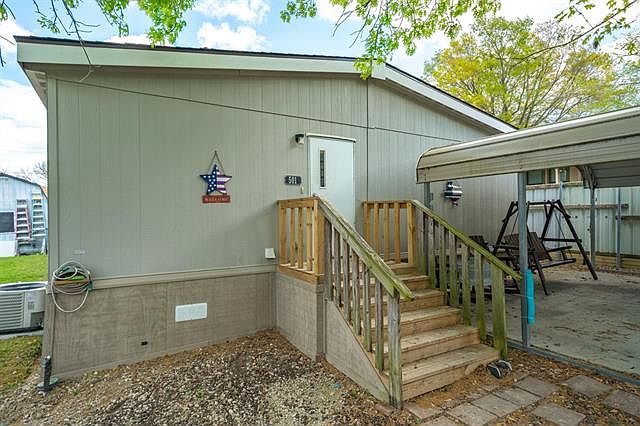 1st image of 501 Larry Dr
