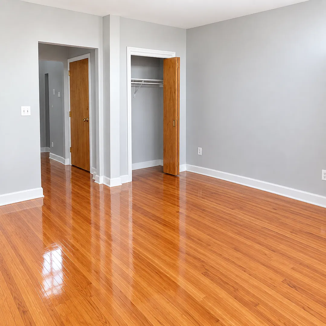 Charming Studio Available NOW — Photo 1