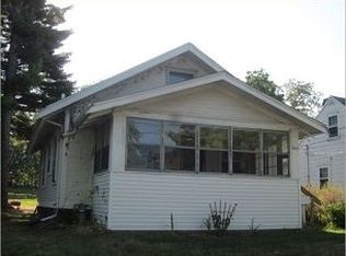 2924 Center Point Rd NE, Cedar Rapids, IA 52402