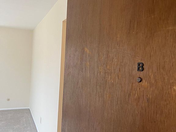 5th image of 10049 Puttington Dr #B