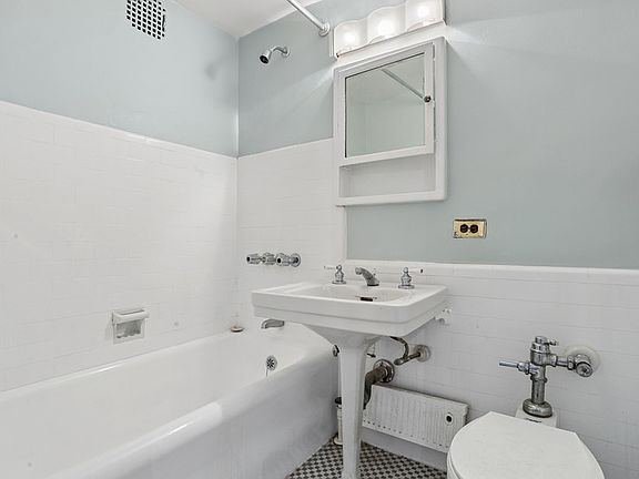 5th image of 5 Tudor City Pl APT 1107