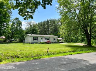 103 Chelby Ln, Mayfield, NY 12117