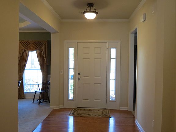 4th image of 17 Springleaf Ct