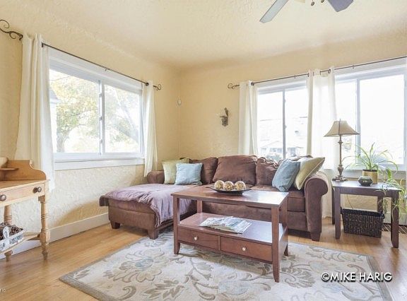 5th image of 824 Diamond Ave NE