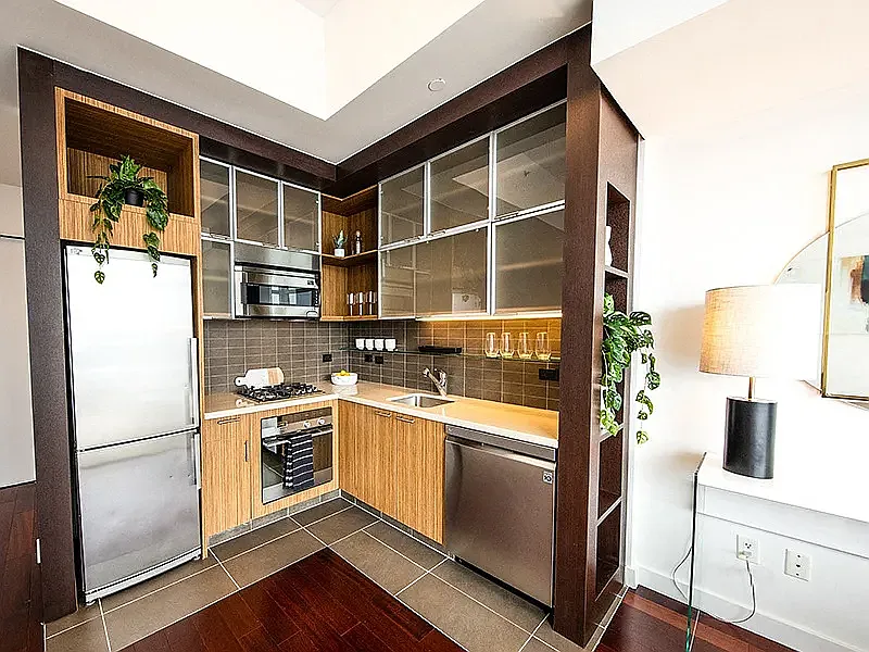 620 West 42nd Street — Photo 3