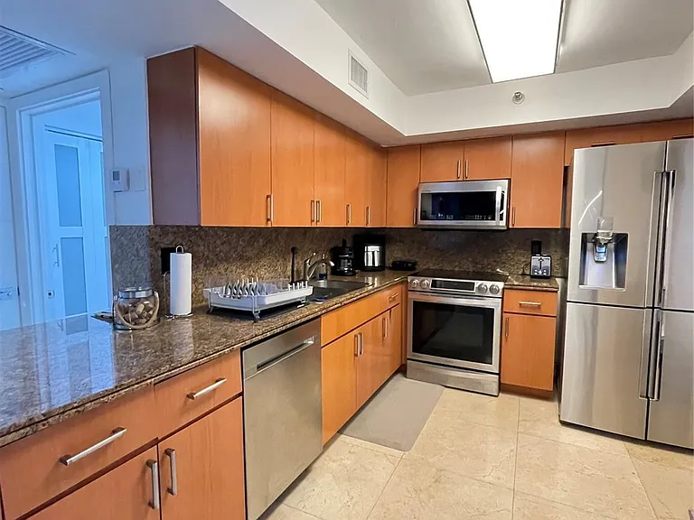19101 NE 36th Ct #1709 — Photo 9