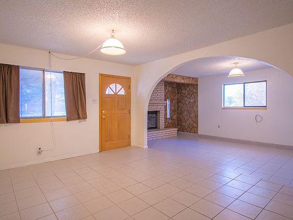 5th image of 10036 Kellogg St