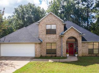 2006 Meadow Dr, Gladewater, TX 75647
