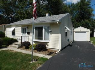 914 Adams St, Findlay, OH 45840