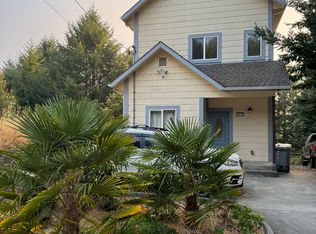 62 Beach Rd, Whitethorn, CA 95589