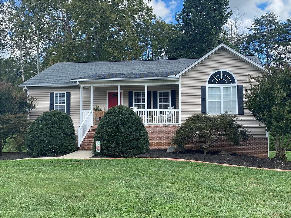 1st image of 93 Freshfield Dr