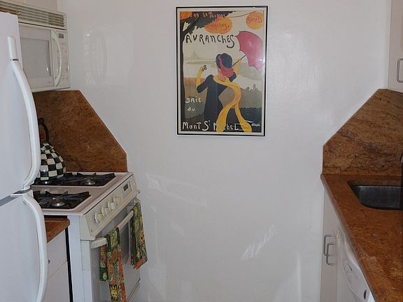 4th image of 345 W 58th St APT 7D