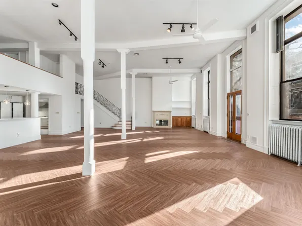 299 Pavonia Avenue image 4 of 43