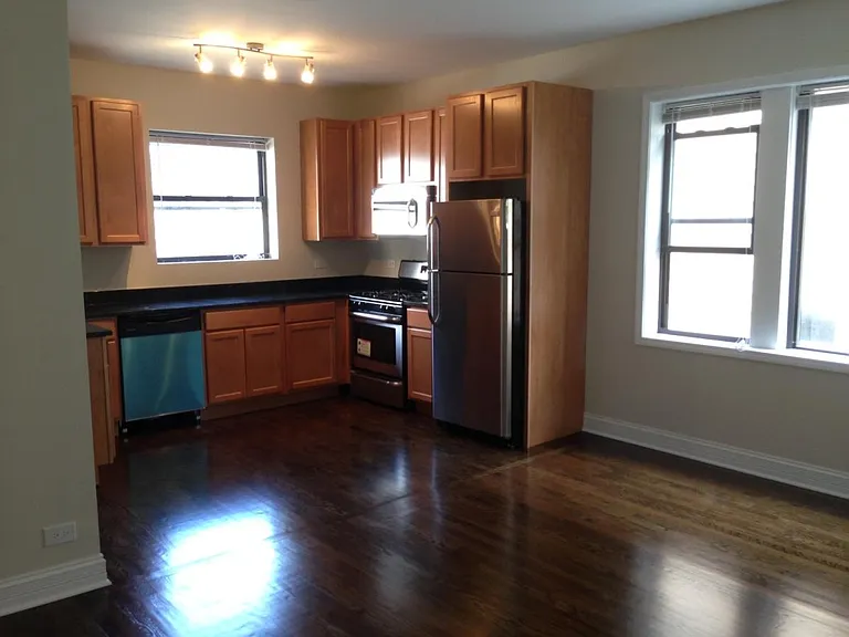 1548 W Arthur Ave #2 — Photo 2