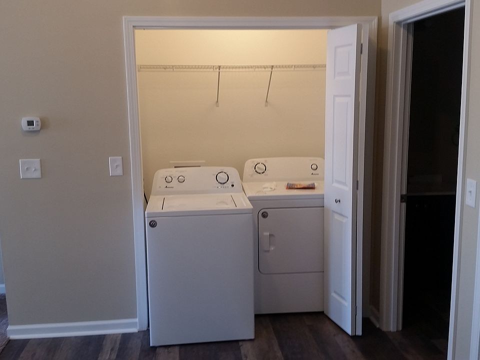 Full size washed and dryer Unit C