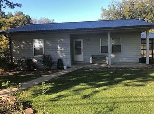 916 E Olive St, Scott City, MO 63780