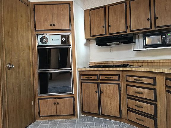 2nd image of 1739 Teakwood St