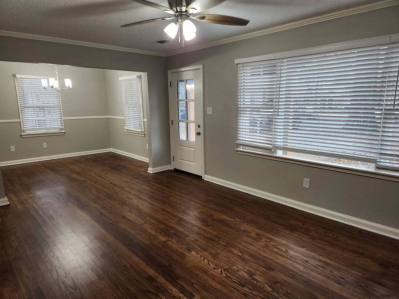 866 Colonial - 1 — Photo 4