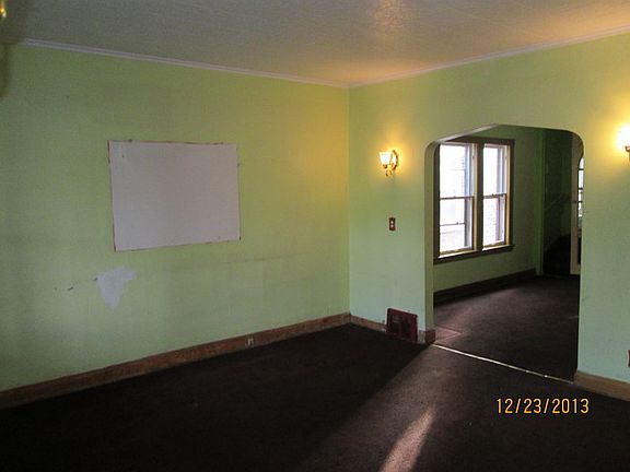 2nd image of 4909 W Drummond Pl