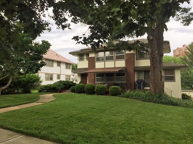 2nd image of 216 W 51st Ter