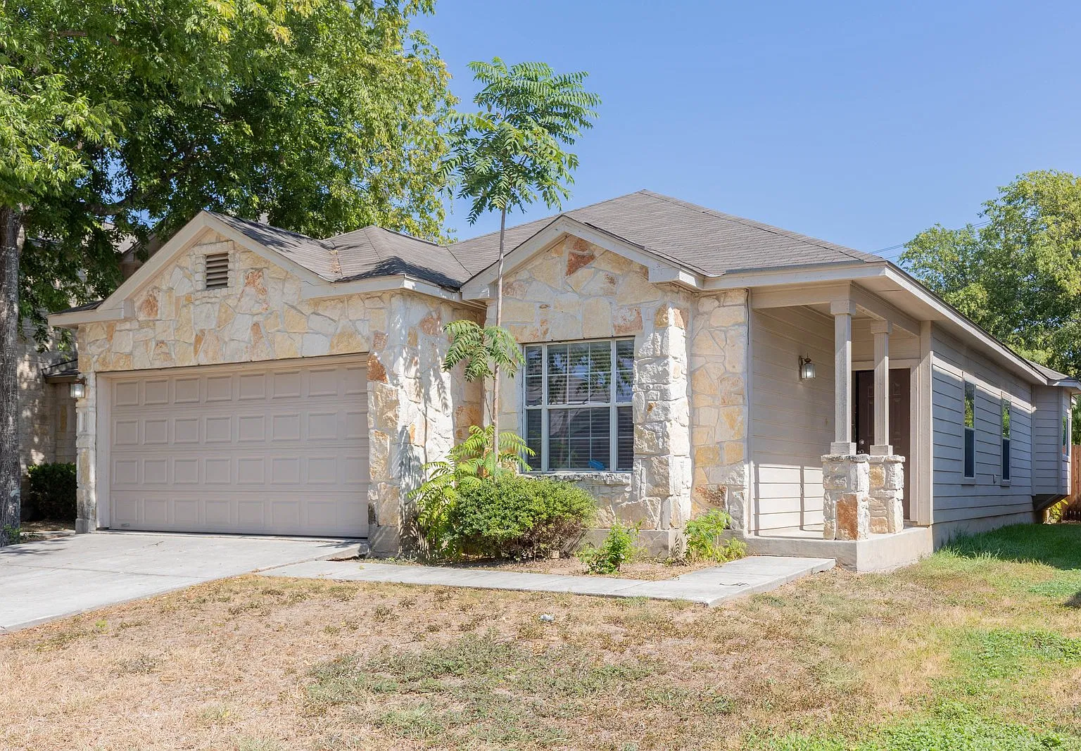 3 bed, 2.0 bath, 1572 sqft, $1,700 — Photo 2