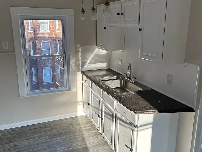 230 Pleasant St #2 — Photo 8