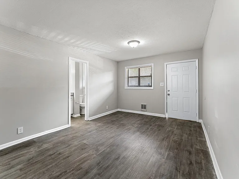 Balfour 296 — Photo 29