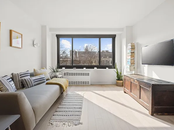 185 Hall St APT 410, Brooklyn, NY 11205